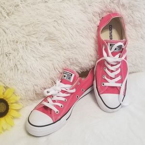 Converse tennis shoes size 8